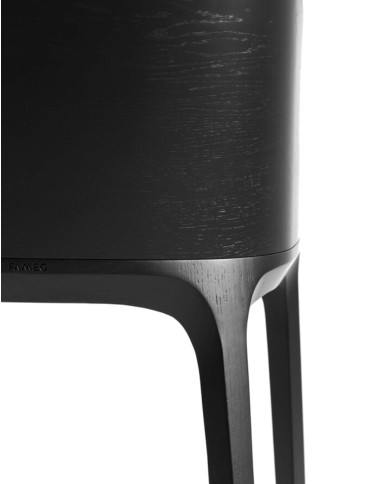 Fotel z podłokietnikami Arche B-1801, dębowy, tapicerowane siedzisko i oparcie, FAMEG Fotel z podłokietnikami Arche B-1801, dębowy, tapicerowane siedzisko i oparcie, FAMEG