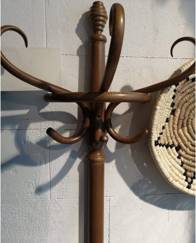 Wieszak P-8, gięty, bukowy, mocowany do ściany, FAMEG Wieszak P-8, gięty, bukowy, mocowany do ściany, FAMEG