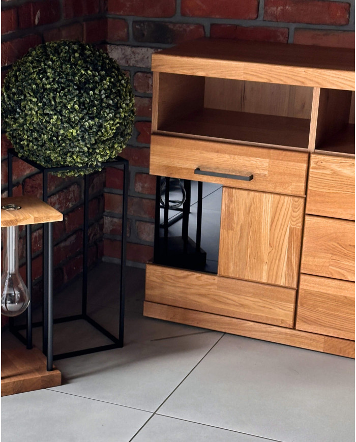 Komoda Raro RE-18, dwudrzwiowa z wnęką i szufladami, przeszklona, front dąb lity olejowany, SIUDY