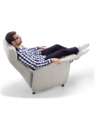 Fotel Tom, funkcja relaks, regulowane oparcie i podnóżek, na kółeczkach, Sweet Sit