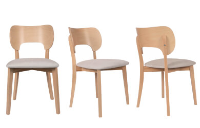 krzesła w kolorze naturalnym z tapicerowanym siedziskiem