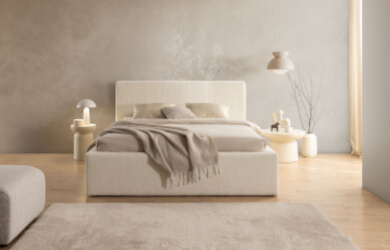 jasne łóżko tapicerowane do nowoczesnej sypialni