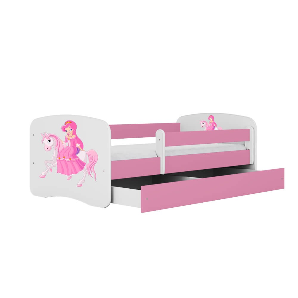 Dodatki w kolorze: różowym/łóżko księżniczka na koniku